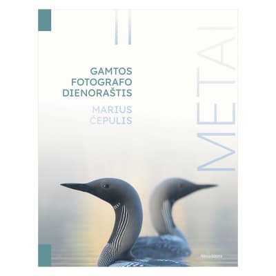 Knyga METAI:GAMTOS FOTOGRAFO DIENORAŠTIS