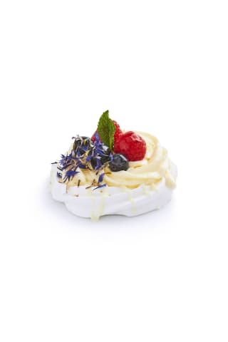 Kūciņa Pavlova ar svaigām ogām 50g